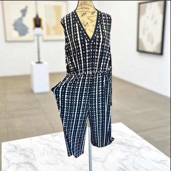 Calvin Klein Printed Jumpsuit NWT - Picture 14 of 15